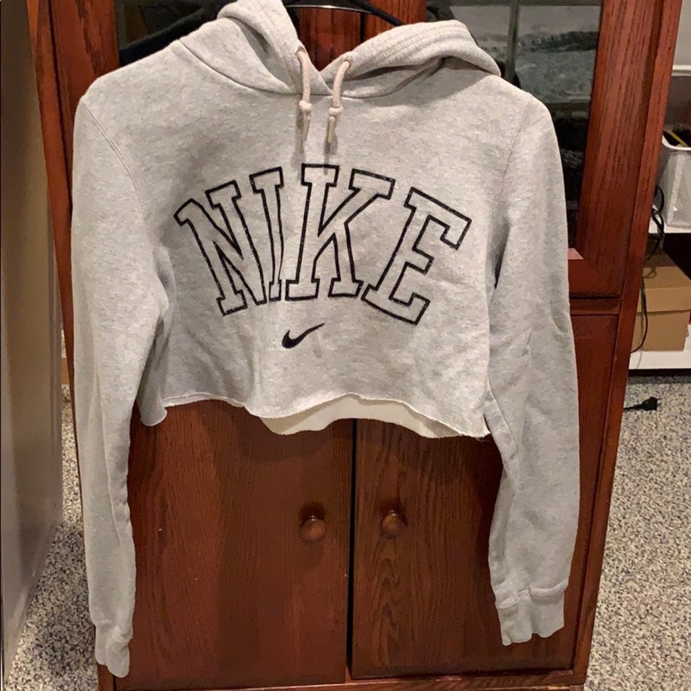 Women’s cropped nike sweatshirt